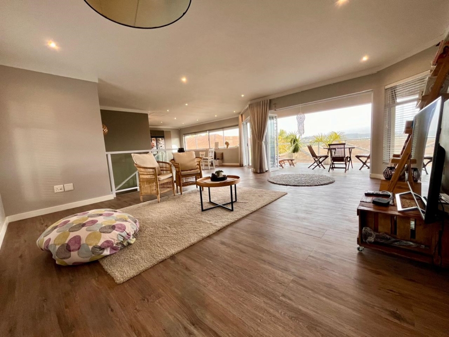 To Let 3 Bedroom Property for Rent in Nahoon Beach Eastern Cape